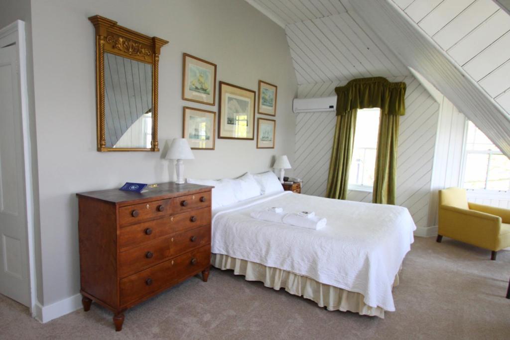 Boscawen Inn Lunenburg Room photo